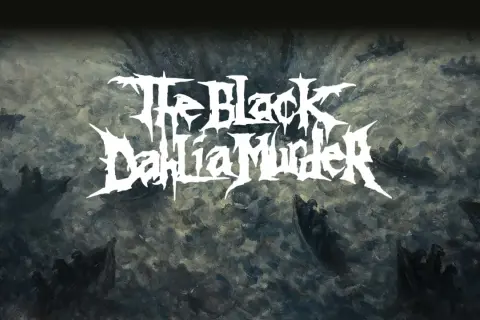 Logo "The Black Dahlia Murder" su sfondo cupo con barche nell'oscurità.