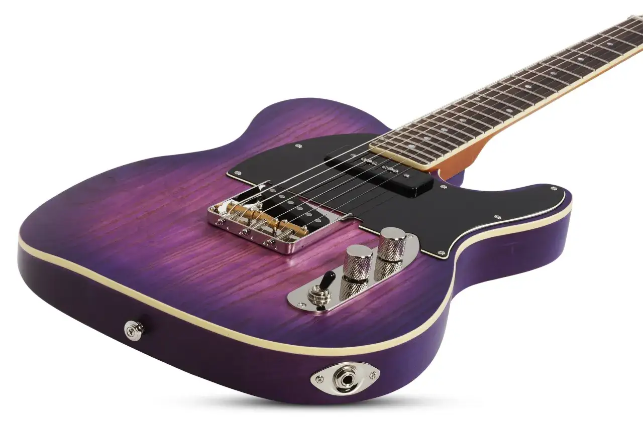 Schecter PT Special viola fiammata, con corpo in ontano e manico in acero.