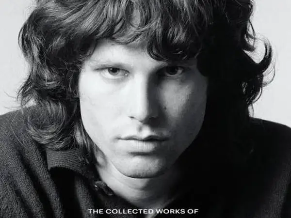 Primo piano di Jim Morrison, icona rock. Nessun riferimento a jim morrison figli.