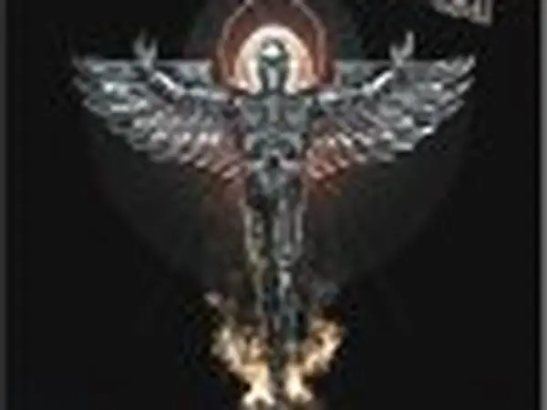 Un angelo metallico con ali spiegate, simbolo di vendetta, evoca l'energia di Judas Priest Angel of Retribution.